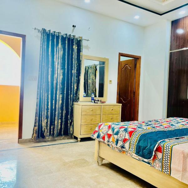 Golden Plaza, Qila Malla Singh