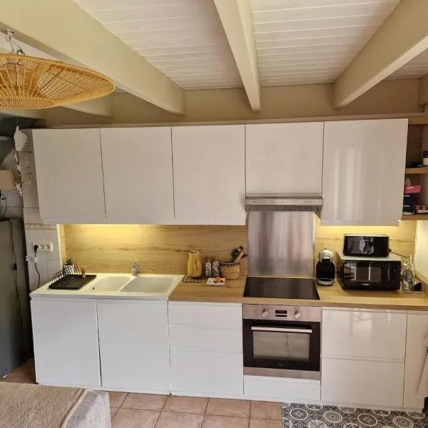 Maison typique 6 couchages oleronaise au cœur de l'île d'oleron, hotel v destinaci Saint-Pierre-dʼOléron