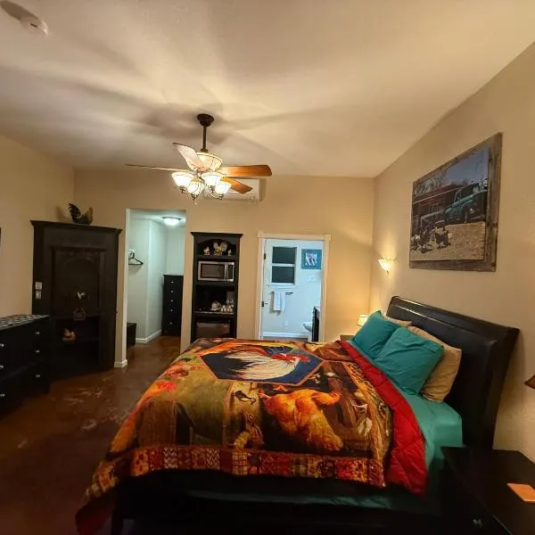 Cabin 6 The Roost Cabins, hotel v destinaci Lakehills