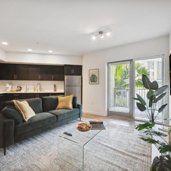 Luxury 1bdr in Hollywood with Pool, Gym, Free Parking, Los Angeles