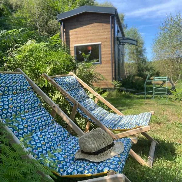 Tiny House tout confort dans un écrin de nature, hotel in Saint-Bonnet-le-Chastel
