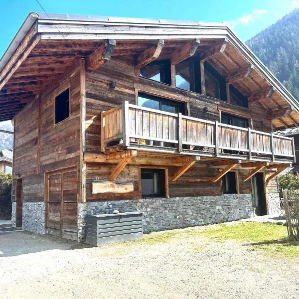 Chalet le petit Nicolas, jacuzzi, vue Mont Blanc, hotel v destinaci Chamonix-Mont-Blanc