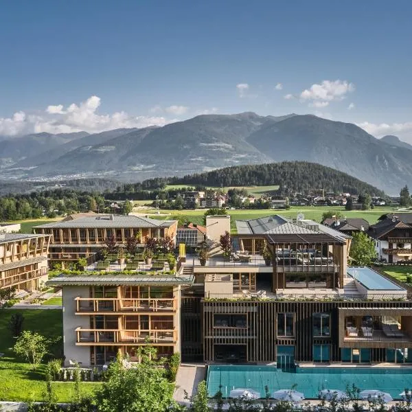 Falkensteiner Hotel Kronplatz - The Leading Hotels of the World, hotell i Bruneck