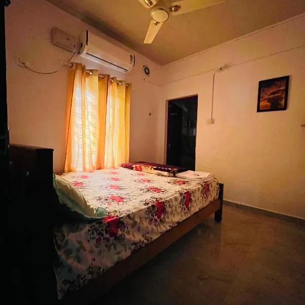 Orchid Home Stay, hotel di Cherai Beach