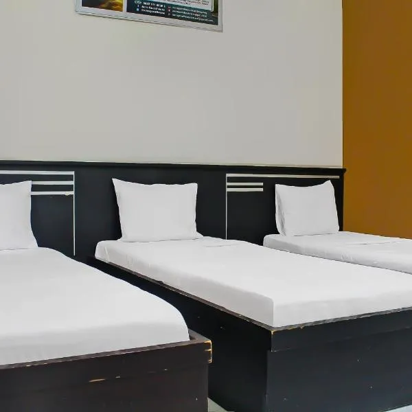 Collection O 92268 Hotel Aero, מלון בNegarasaka