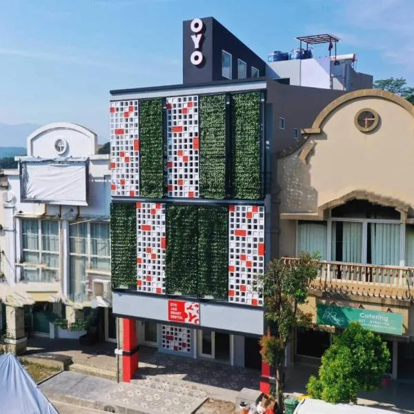 Capital O 92765 J&b Smart Sentul, hotel in Bogor