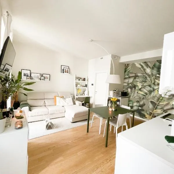 NEW Quiet and design apartment in the heart of Milan, Hotel in Mailand