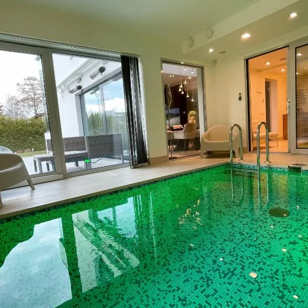Magnolia House with Indoor Swimming Pool and Sauna, hotell Tallinnas
