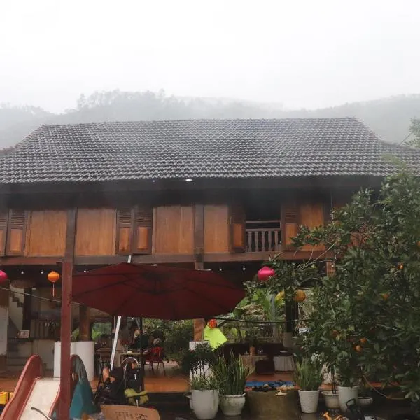 Atash Eco Village Homestay Van Hoi, hotel in Quân Khê