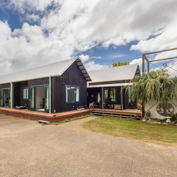 Catley Lodge B&B Farmstay, hotel in Te Horo