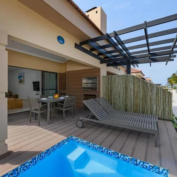Beachfront Luxury Villa - Private Pool & Sunset Views, hotel em Vila Praia do Bilene