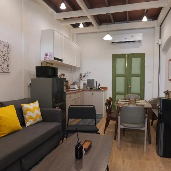 Entire Home 2BR 2BA Chinatown near Yaowarat - Songwat、バンコクのホテル
