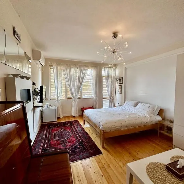 Mary's Guesthouse, hôtel à Banya