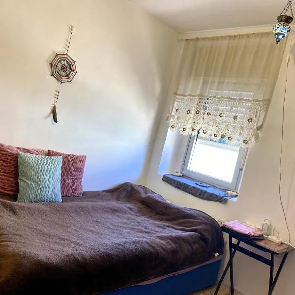 חדר בדירה במצפה רמון, hôtel à Mitzpe Ramon