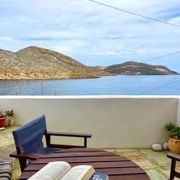 Molos Tinos Cycladic house, hôtel à Panormos