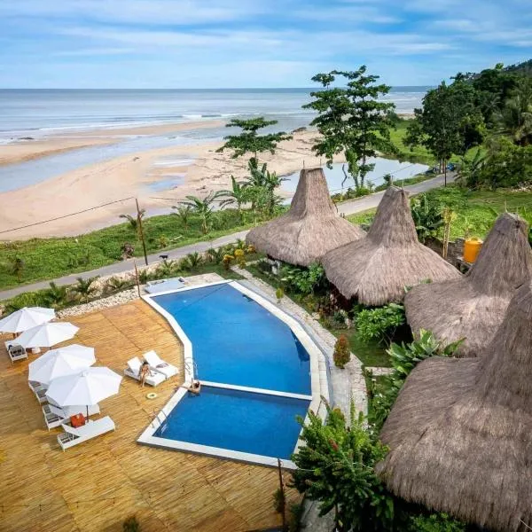 Three Queen Villa and Homestay, hotel in Waikabubak