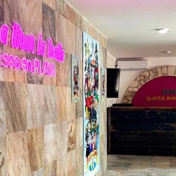 Hostal CASA MX quinta avenida, hotel in Playa del Carmen