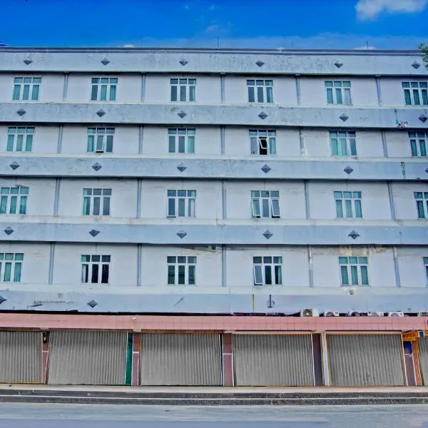 Townhouse Oak Palembang Near Jembatan Ampera Formerly Azzura Hotel, hotel em Palimbão