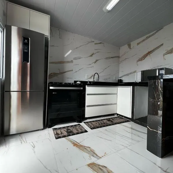 Apartamento próximo ao Aeroporto de Floripa, hotel in Florianópolis