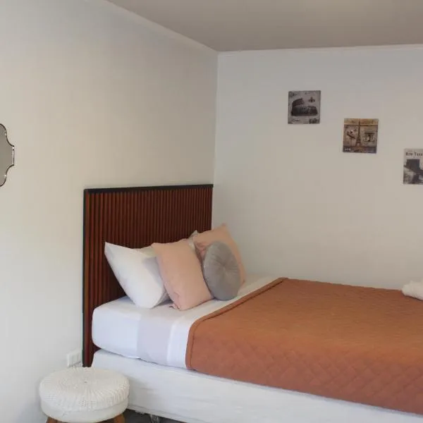 Habitación con baño privado independiente, hotel en Santiago