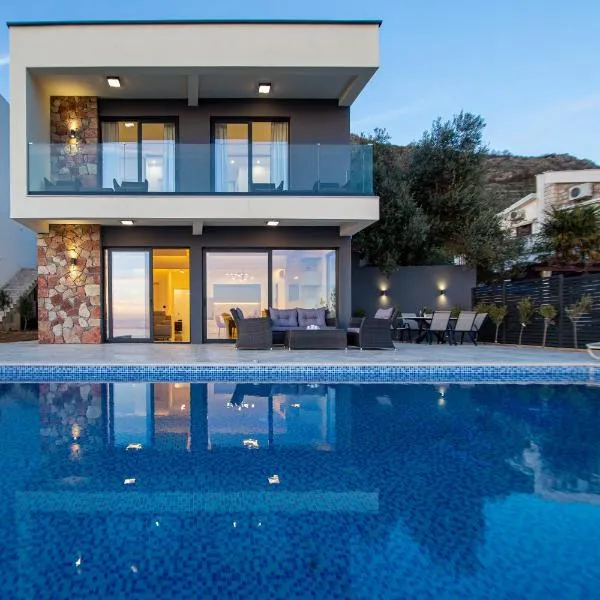 Villa Aurora Azure - Luxury Infinity Pool Resort, hotel in Katun