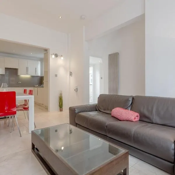 Bright Modern Large 1 Bed Flat in Battersea Clapham Junction, hotel en Londres