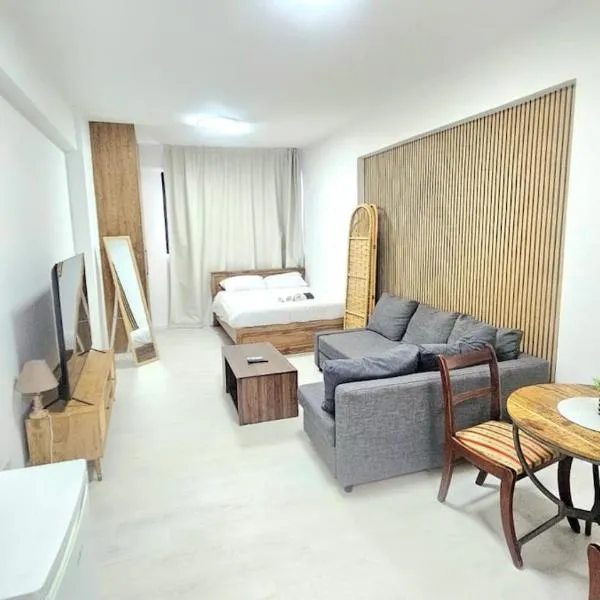 Antionette Studio Apartment, hotel en Limassol