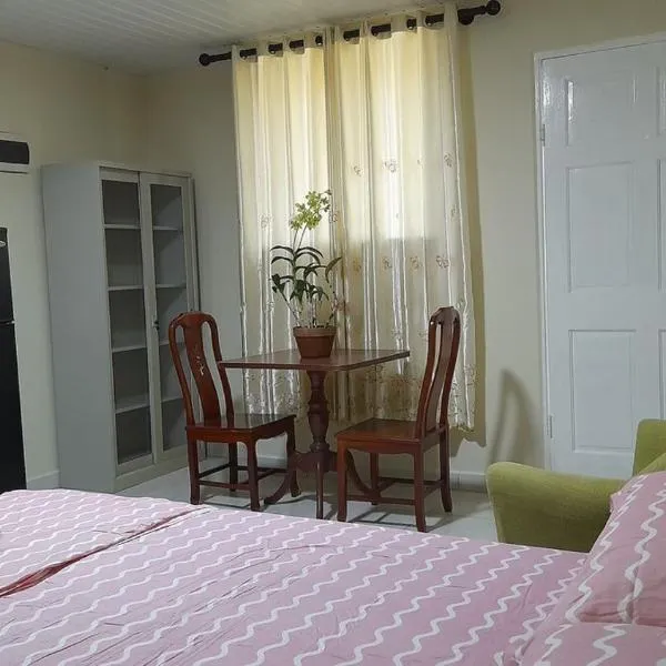 Michael's place, hotel din Oranjestad