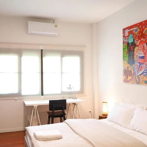 Temple House Cottage, hotel in Lamphun