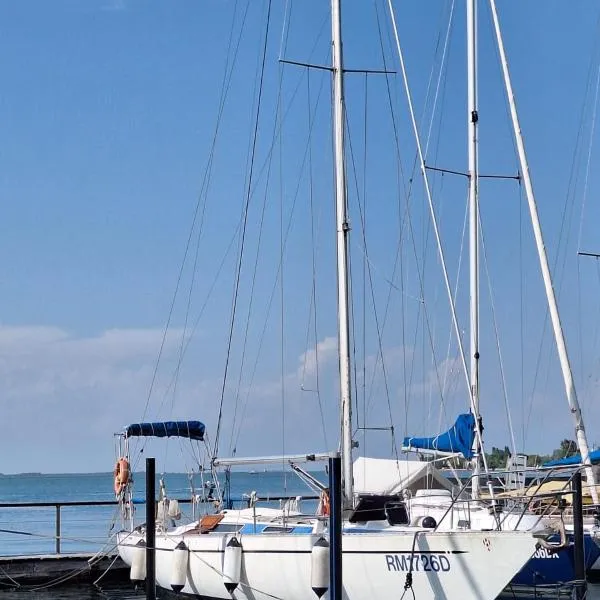 Cavallino House Boat、カヴァッリーノ・トレポルティのホテル