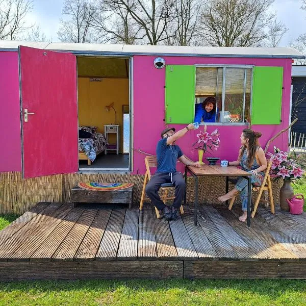 Pipowagen Doe Maar Roze、Bantのホテル