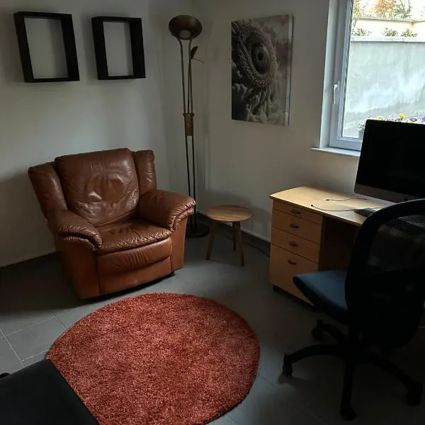 Studio naast station vlak bij Brussel, hotel in Hoeilaart