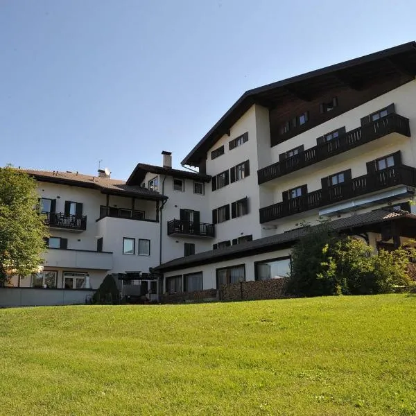 Enrosadira, hotel v destinaci Predaia