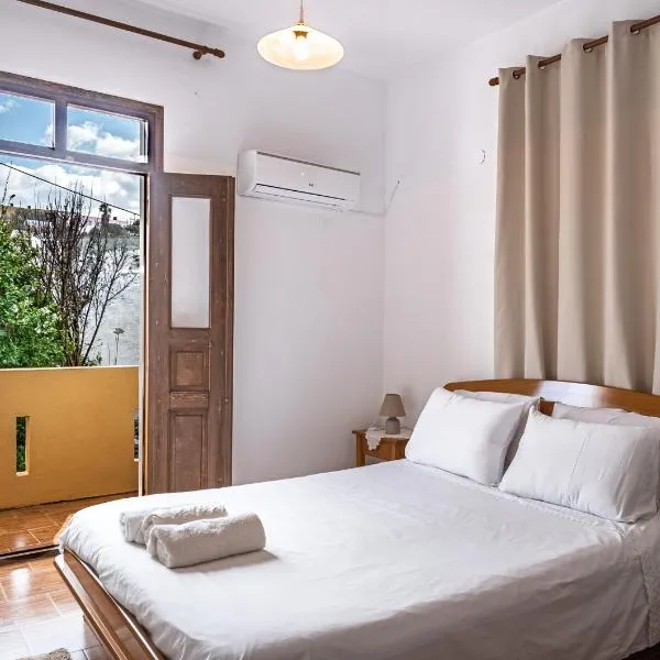 Elithas Central & Budget Stay, hotel en Mandrakion
