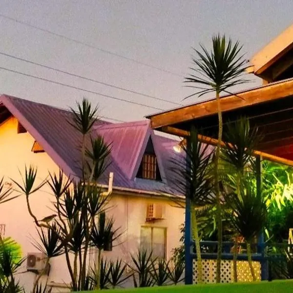 Bananaquit Tobago -Stay Near the Beach, hotel di Crown Point