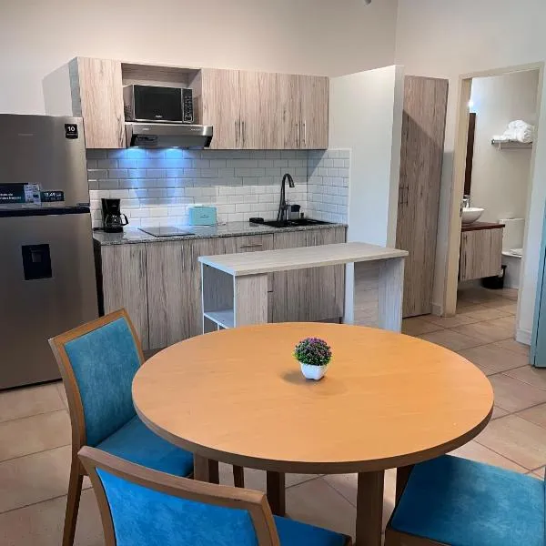 Private Resort Suite, Hotel Amenities & Golf, hotel in Las Lajas