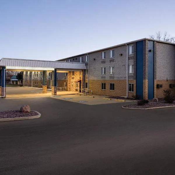 AmericInn by Wyndham Madison WI, hotel di Madison
