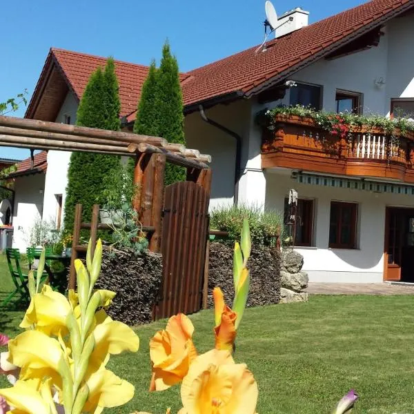 Privatzimmer am Weinbrunnen, ξενοδοχείο σε Vorchdorf