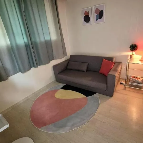 Peace house OPEN Mart, Traders 3 minutes on foot 15 pyeong entire house room 2,Living room 1, Toilet 1, TV: Seul'da bir otel