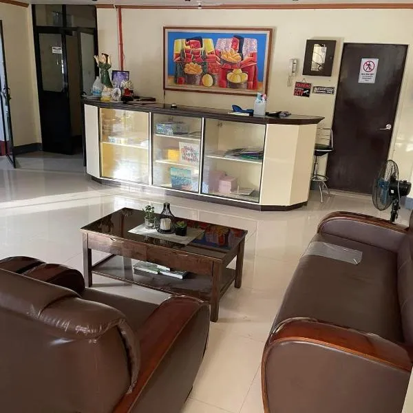 ESA Hotel powered by Jekav Hotel, хотел в Roxas