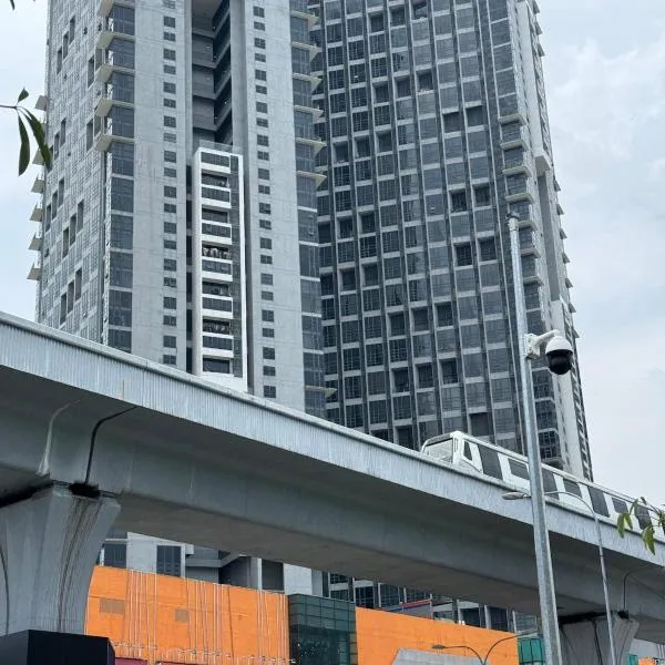 Ekocheras Residence Premium Suites by Roomsy, hotel in Kuala Lumpur