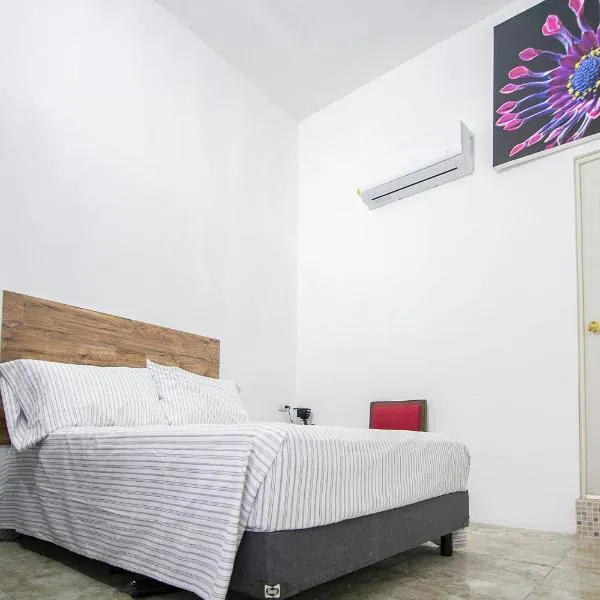 OYO Hotel Plaza Las Torres, Cabo San Lucas, hotel in Cabo San Lucas