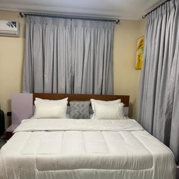 Dominion Luxury Apartments, hotel em Lashibi