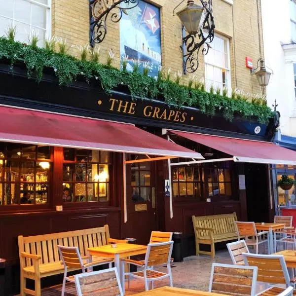 The Grapes Pub, hotel in Southampton