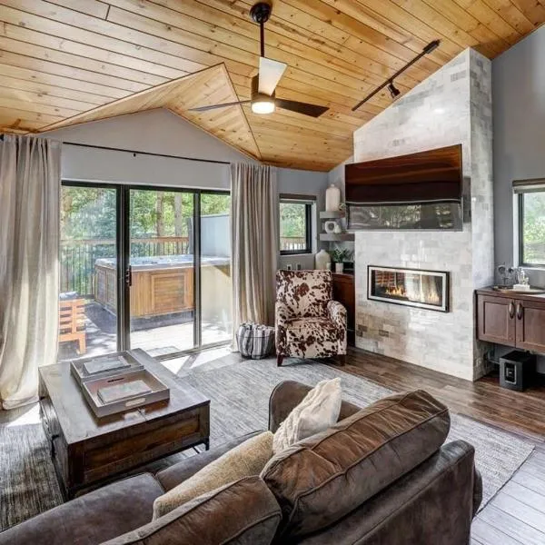 Luxury Modern Townhome-Private Hot Tub-In Town, hotel a Breckenridge