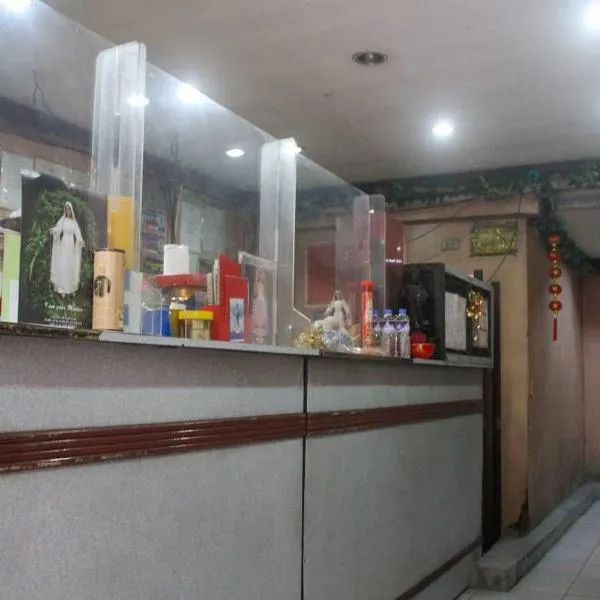 OYO 1011 First Hotel, hotel in Manila