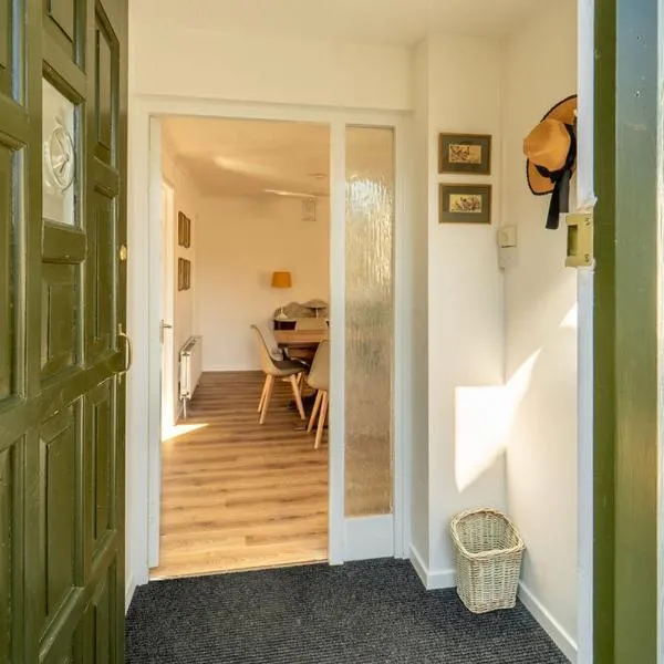 Bumble Bee Bungalow Serviced Accommodation、ウィットニーのホテル