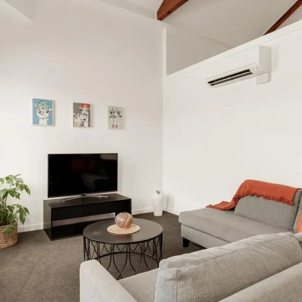 NEW - Middle of CBD Fresh 1BR Apt!, hotel v destinaci Gisborne