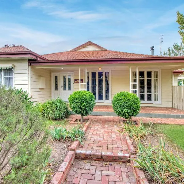 Ayr House - Echuca Holiday Homes,位于伊丘卡的酒店