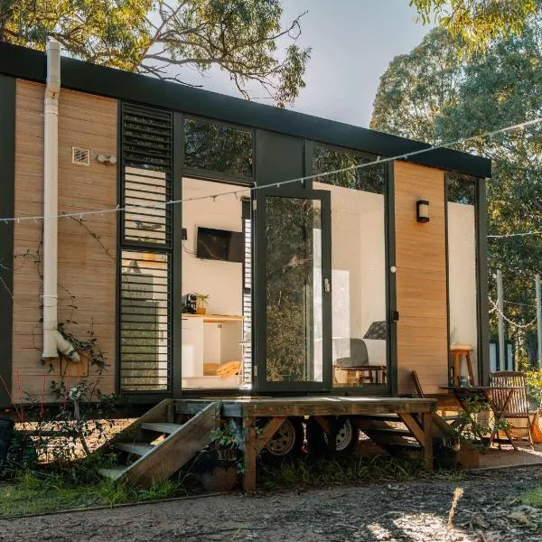 Tiny House 888 by Tiny Away, hotel in Pokolbin